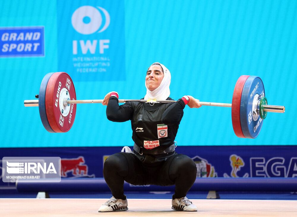 Elham Hosseini competes in weightlifting for Iran