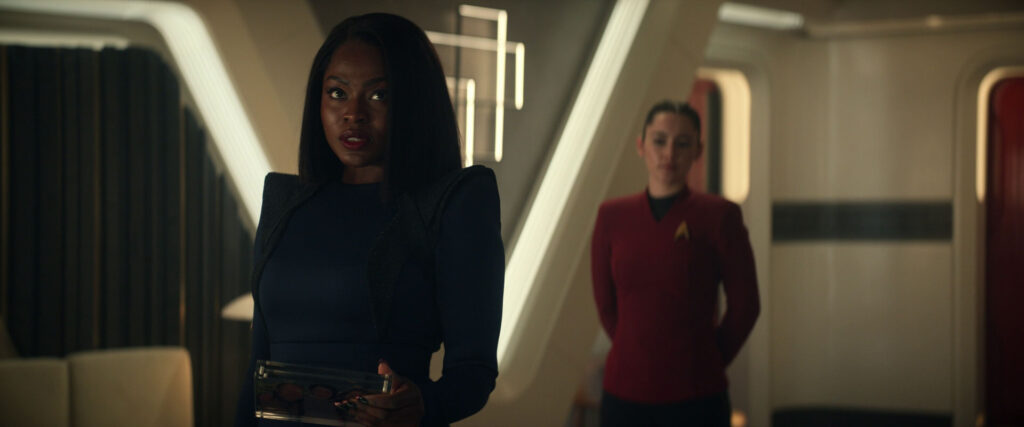 La'an goes to see Neera